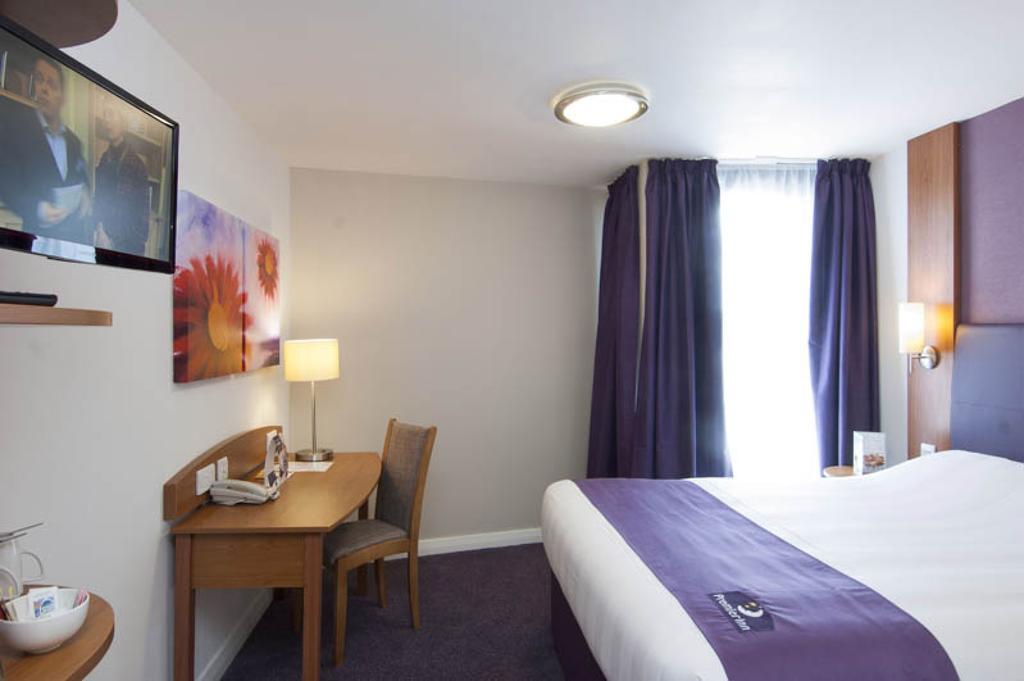 Premier Inn Reading Central Habitación foto