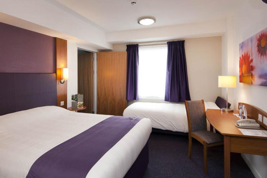 Premier Inn Reading Central Habitación foto